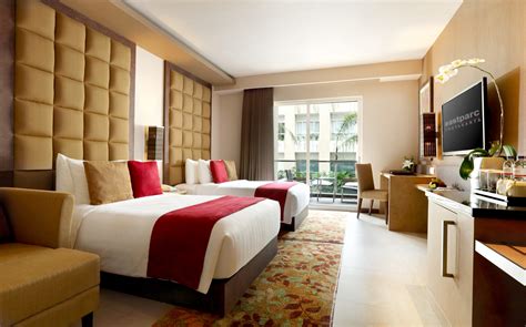 deluxe room in hotel meaning.